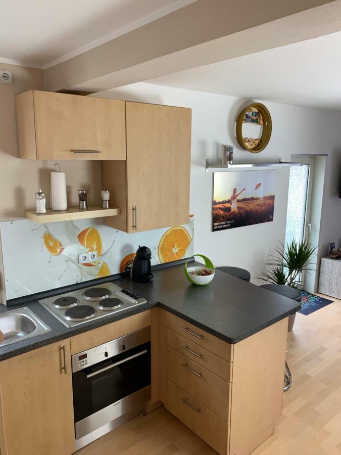 Apartment Schoenes Terrasse 2p. Stadtnah Wlan