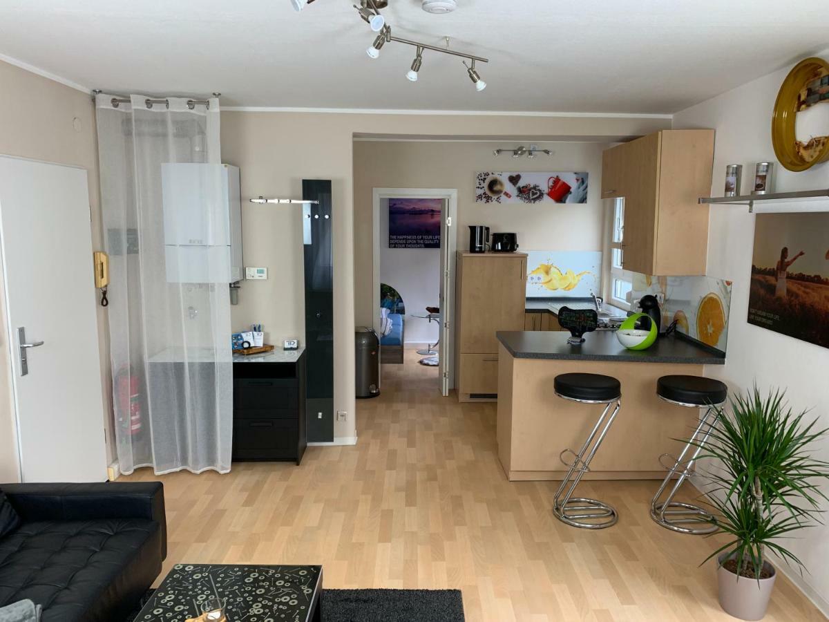Schoenes Terrasse 2p. Stadtnah Wlan
