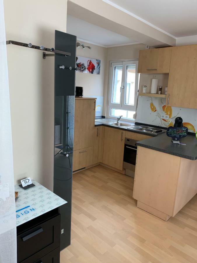 Schoenes Terrasse 2p. Stadtnah Wlan *